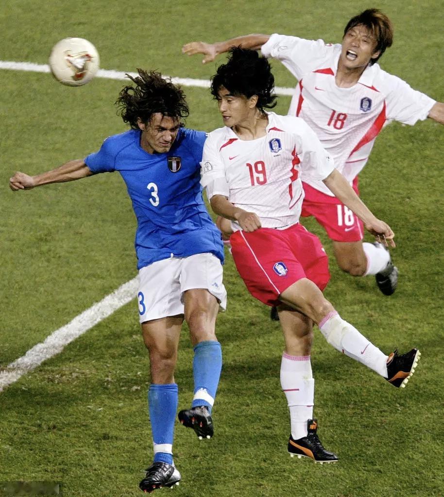 我的世界杯记忆2002年世界杯精彩瞬间，韩国2-1逆袭意大利🇮🇹，韩国球员安