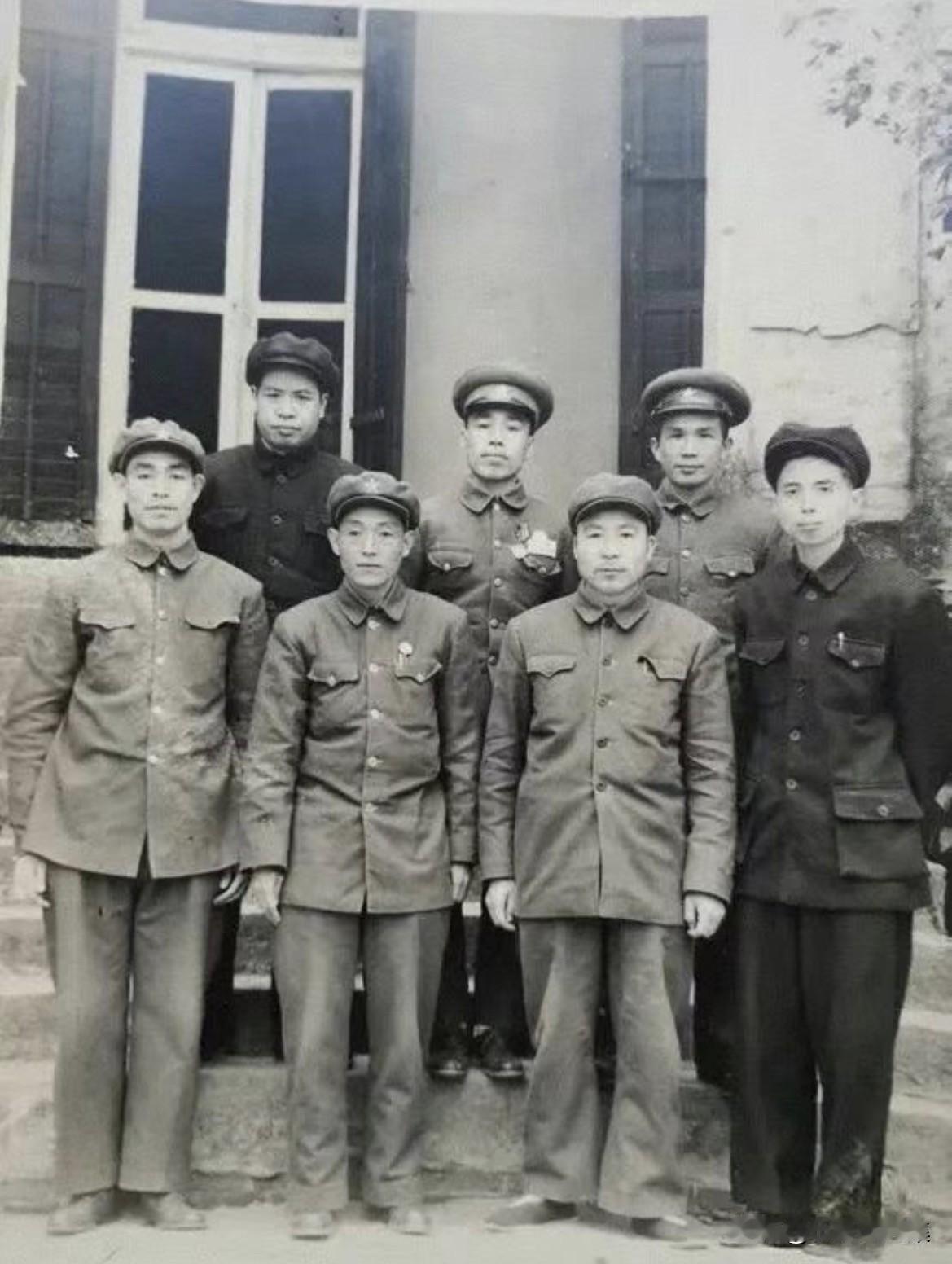 【开国功臣图片故事228】
1950年3月，滇南战役后，151师驻守龙州兼龙州军