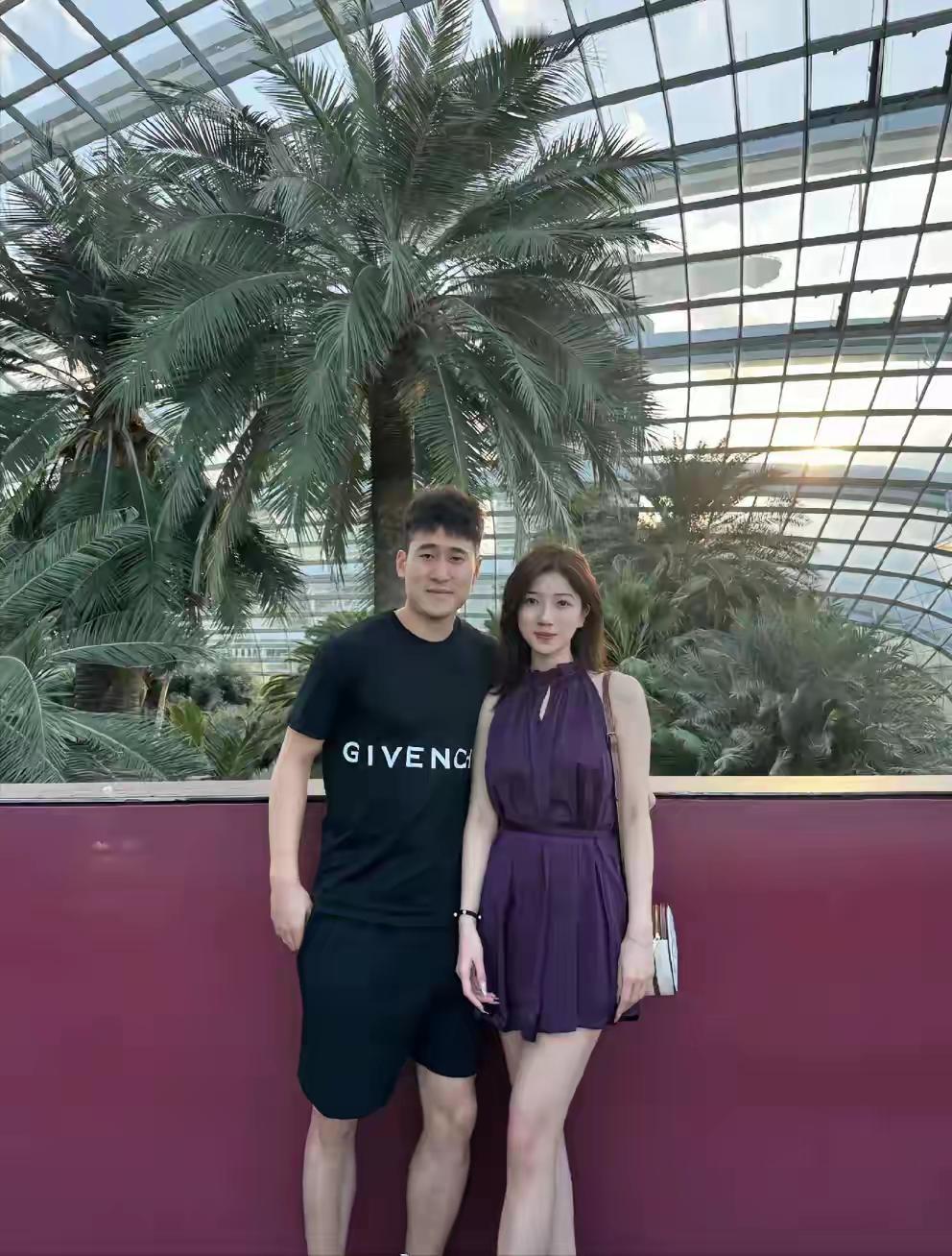 【CBA 球星云集，他们的另一半基本都是青春靓丽，高颜值的美女。吉林小将姜伟泽的