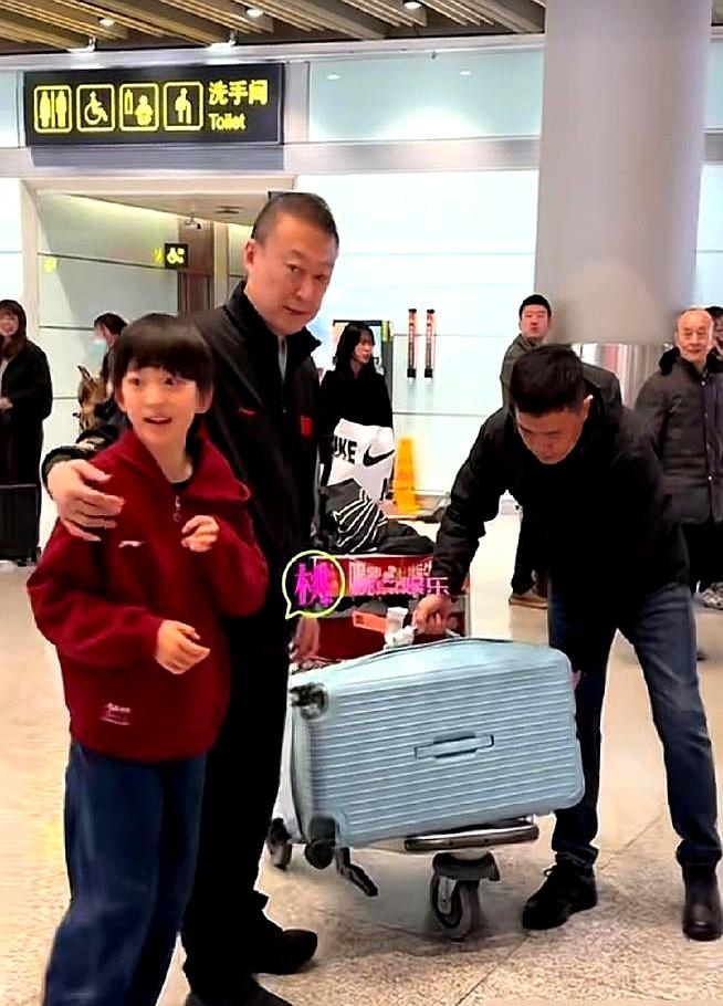 奥运冠军马琳，曾为离婚赔超千万身家。
2009年起诉离婚，一年半开了6次庭。