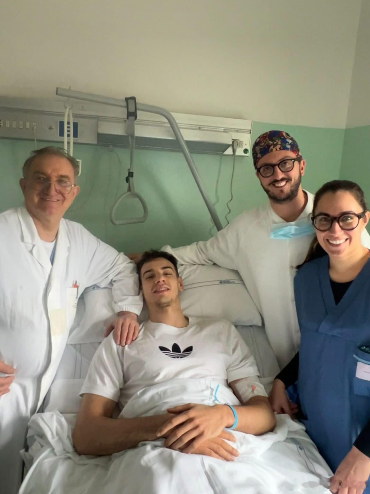 🇮🇹 佩鲁贾安全队的阿根廷国手奥古斯丁·洛塞尔，成功接受了右膝半月板损伤的关