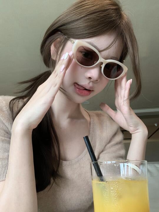 今天是墨镜版甜酷小🐱