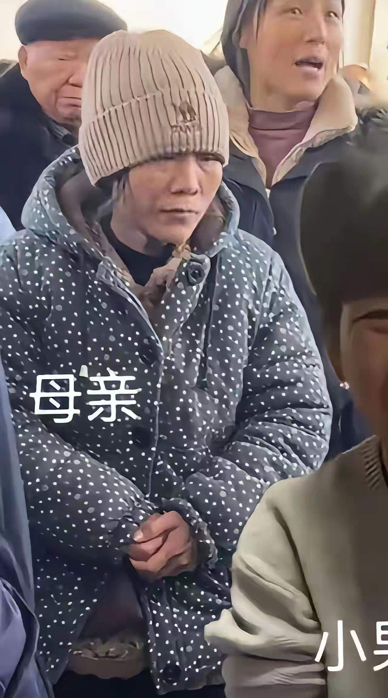 麻绳专挑细处断，命运专找苦难人！
无助的眼神！曾失去一个女儿！
儿子又没了！
她