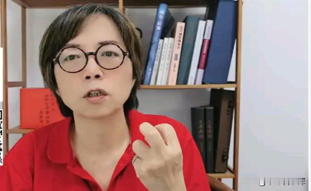 频频袒护绿营狠批蓝营引发争议，黄智贤评判标准究竟是什么？

媒体人黄智贤今天继续