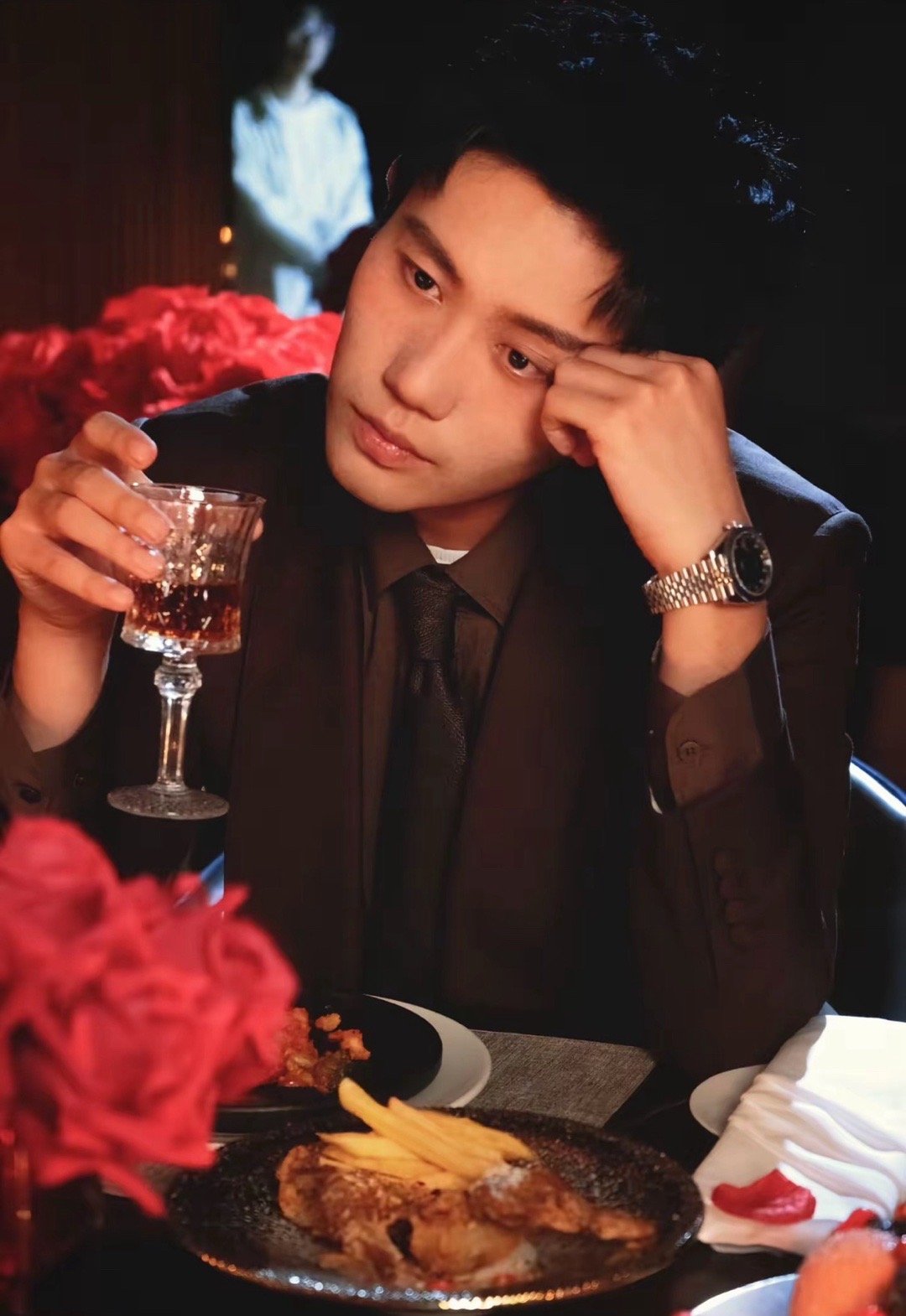 听花岛开了个新群像剧大叔！ 男主:白方文 王道铁 赵廷义 女主:张楚萱 马晓伟 