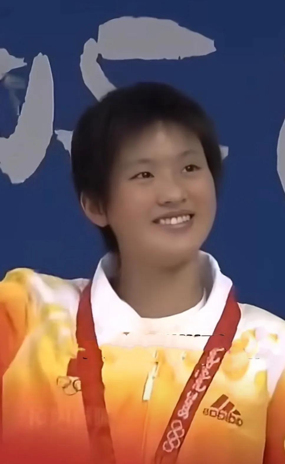 有种蜕变叫陈若琳，曾像假小子的她，如今成了青春靓丽的大美女。长得漂亮，活得更漂亮
