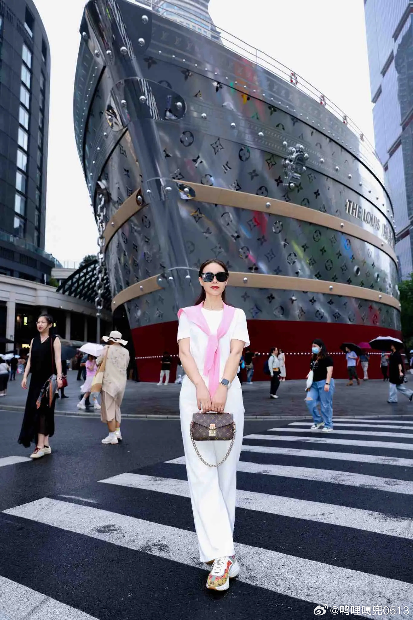 穿搭穿搭分享时尚穿搭今天穿什么ootd 一袭白衣飘飘年轻不少 