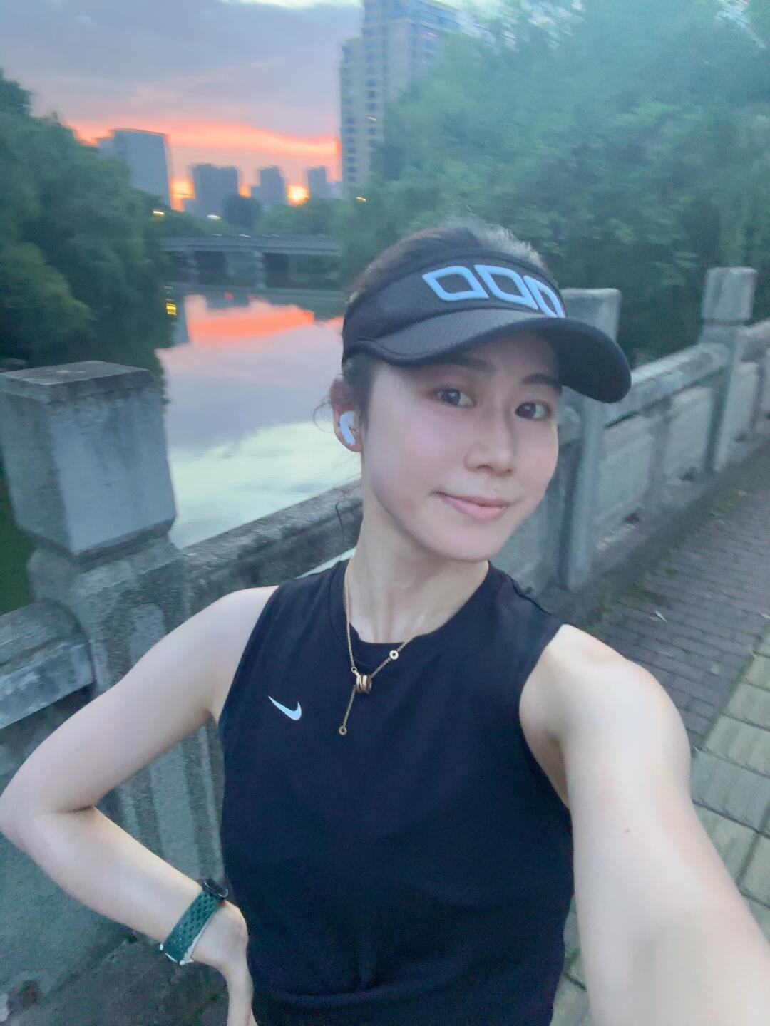跑步7k｜步是空腹跑的，跑完是吃夜宵的