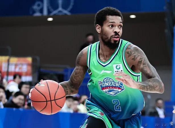 青岛力克天津取胜 哈姆雷特空砍46分难救主北京时间4月17日，CBA常规赛天津先