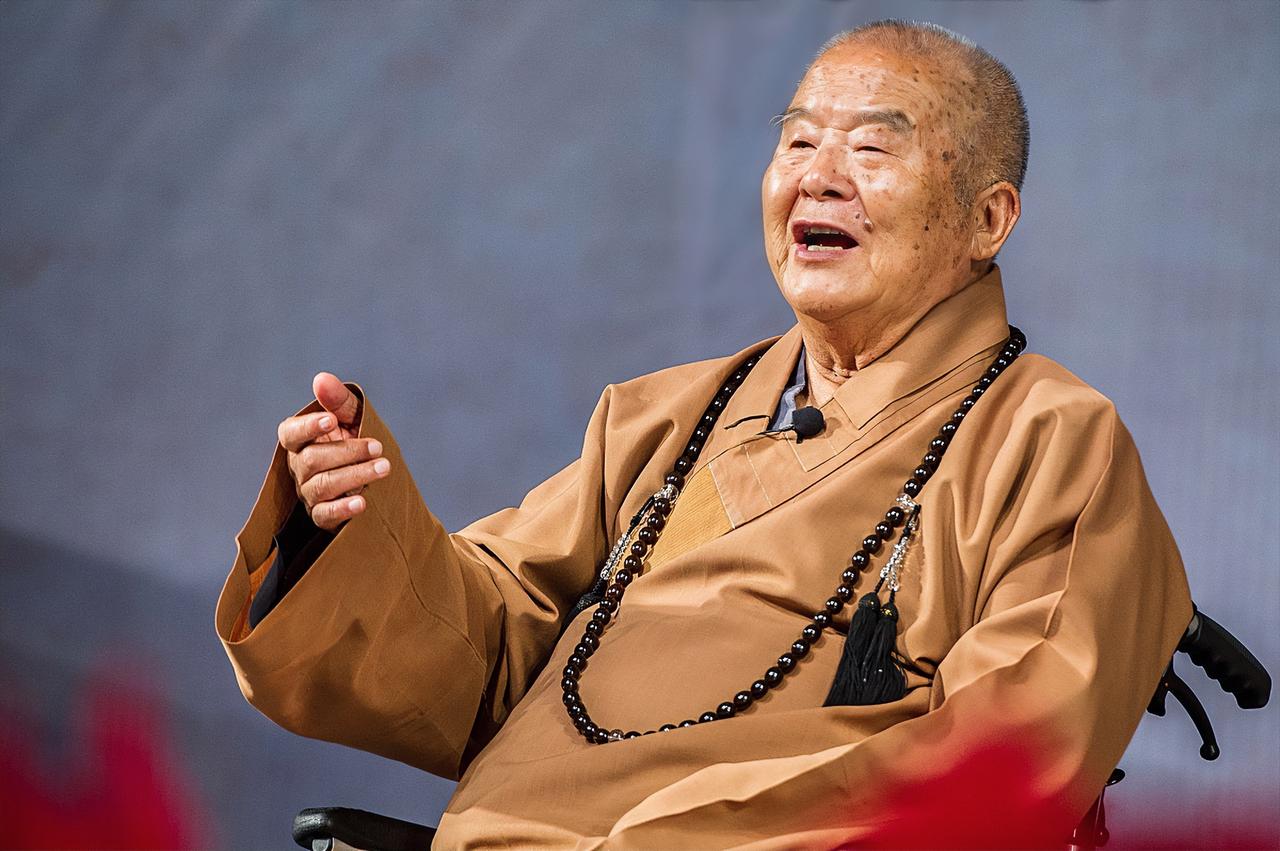 星云大师说：“从生物上说，我每天都会变得越来越老。但从某种意义上说，我却越来越年