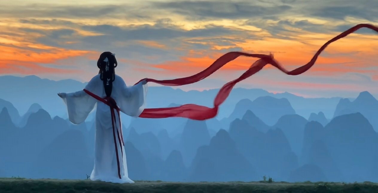 天上鹊桥会，人间团圆时，七夕安好，岁岁年年午安