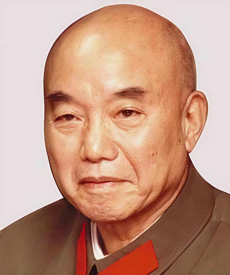 1931年，萧克看到一个俘虏后大惊失色，急忙对看守说：“他已经被俘，可以不用再捆