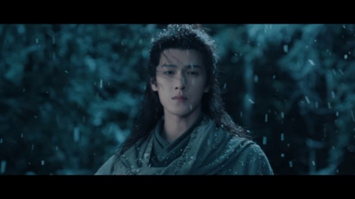 冰湖重生月鳞绮纪对打期待冰湖重生，战损造型的李昀锐氛围感拉满，瞬间幻视九重紫里的