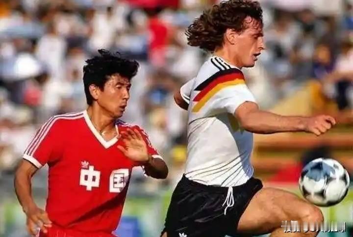 马林有着"不为五斗米折腰"的性格。2007年国家队教练组应聘时，他名落孙山。朋友