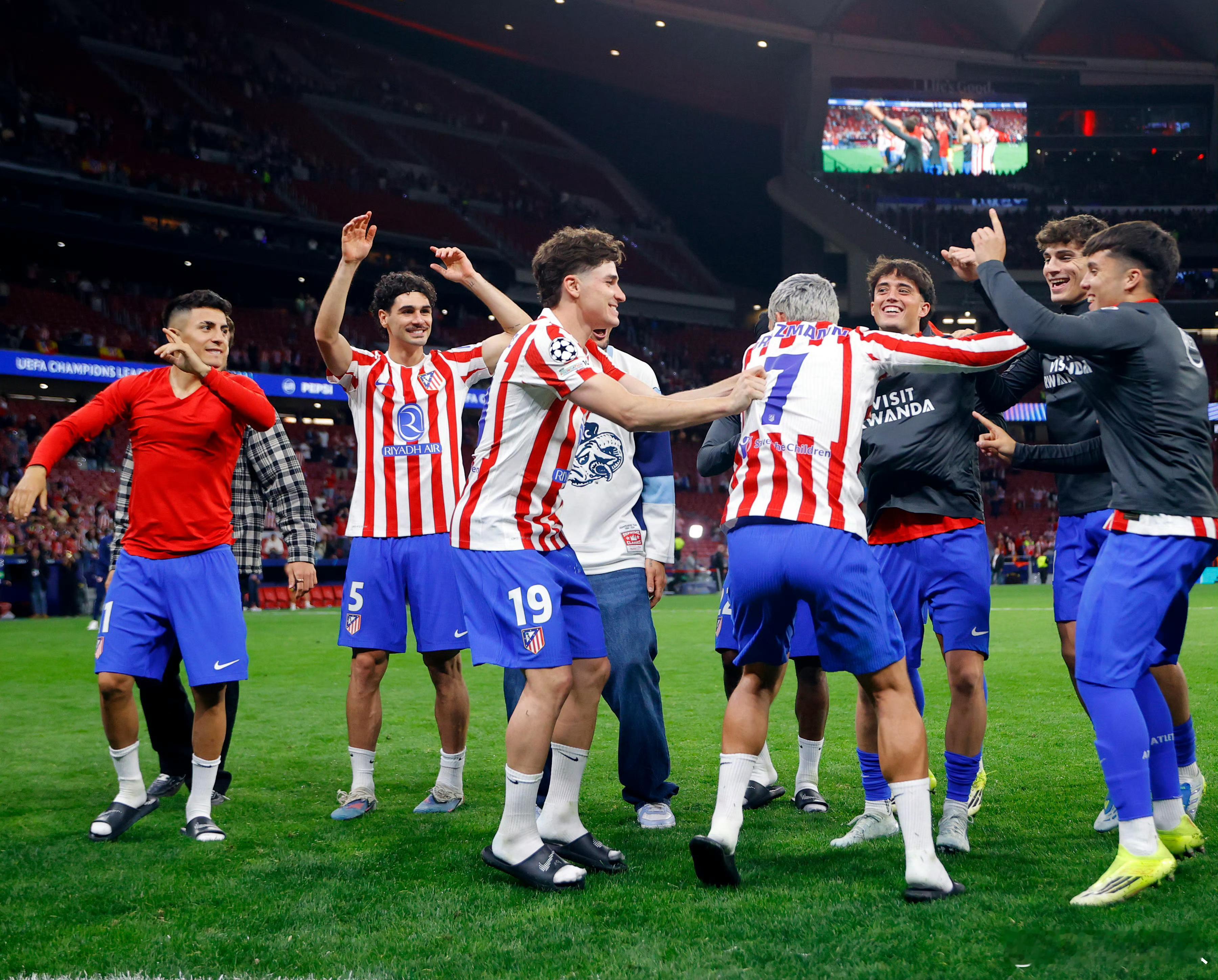 不败纪录！马竞与巴萨欧冠交手3次，全是1/4决赛，马竞全胜晋级。今晨马竞总比分3