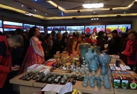 朝鲜差不多98%的出口东西都卖给了中国，但奇怪的是，咱们平时在市场上几乎看不见“