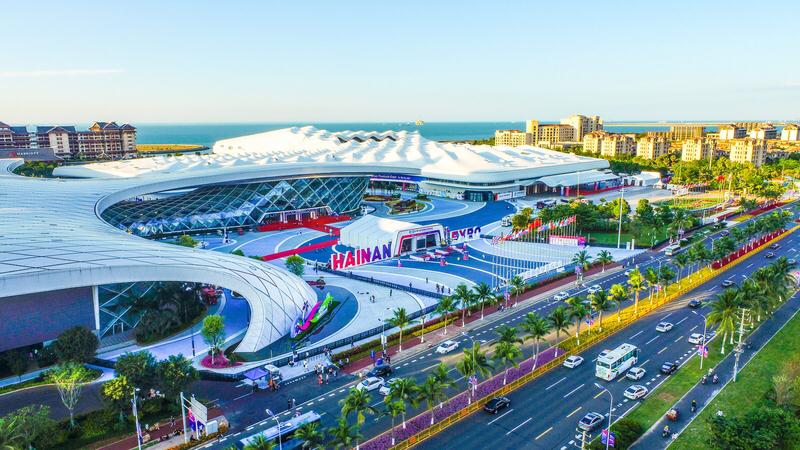 一、免税零售与国际消费：“零关税+场景升级”的“消费爆发点”
封关后，“零关税”