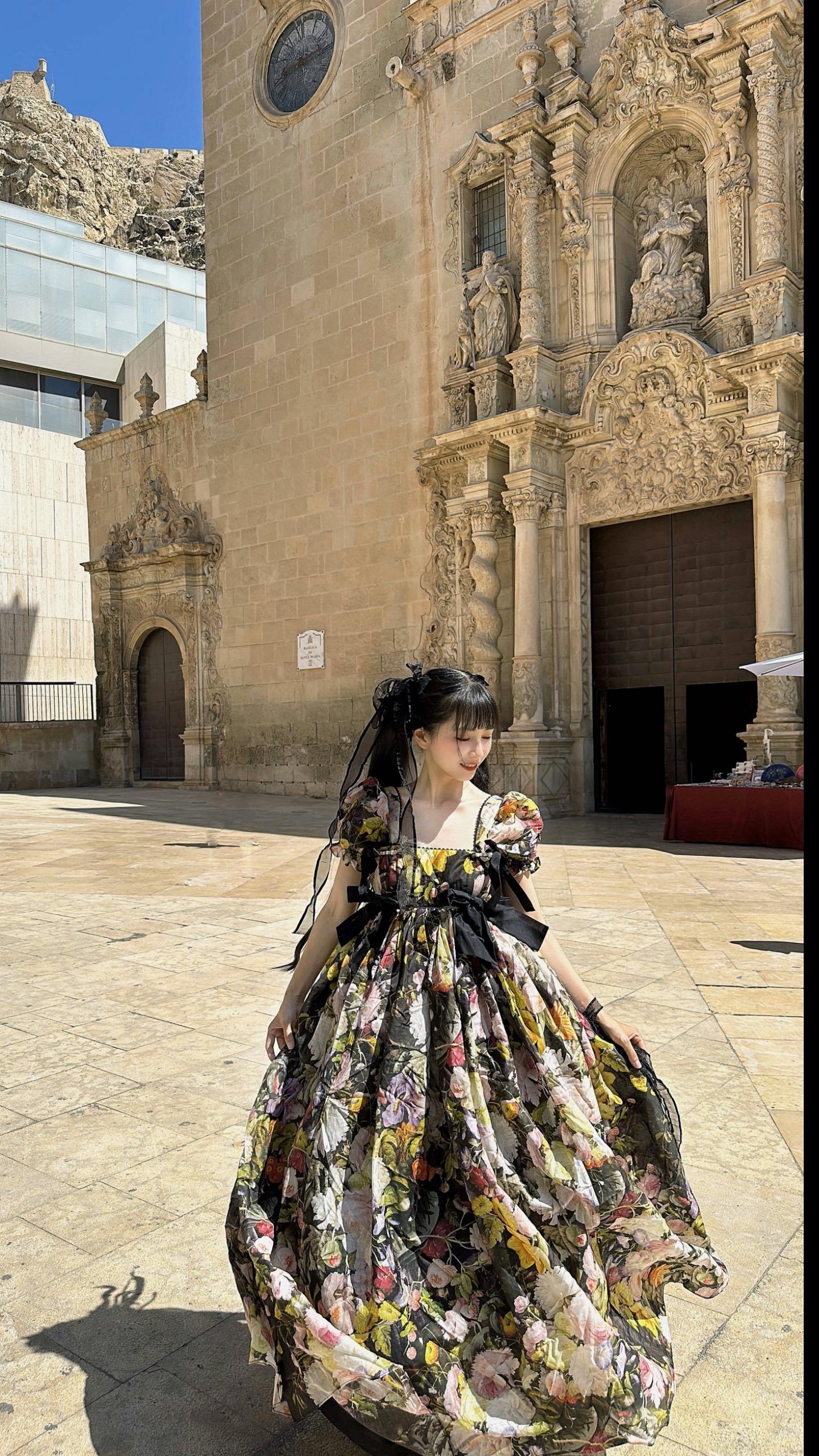 重逢的街头，心跳比我先认出你。