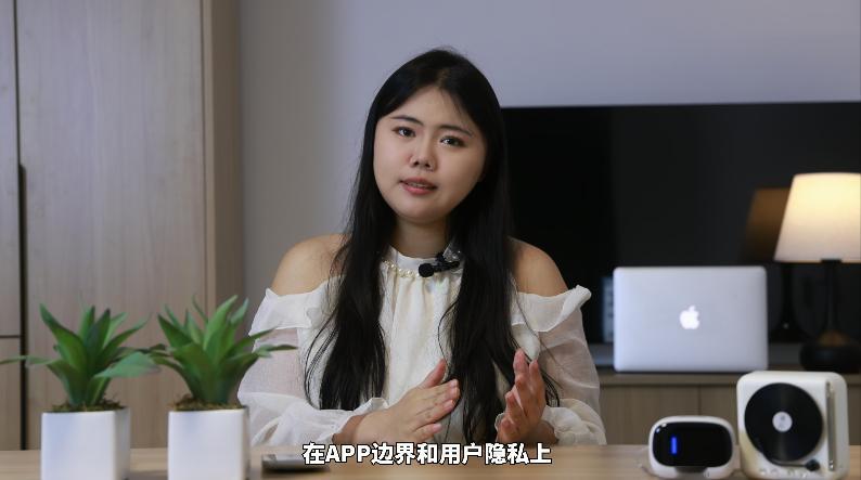 AI手机问世引争议，是技术革新还是过界冒进？智能时代，手机与App的定位、用户主