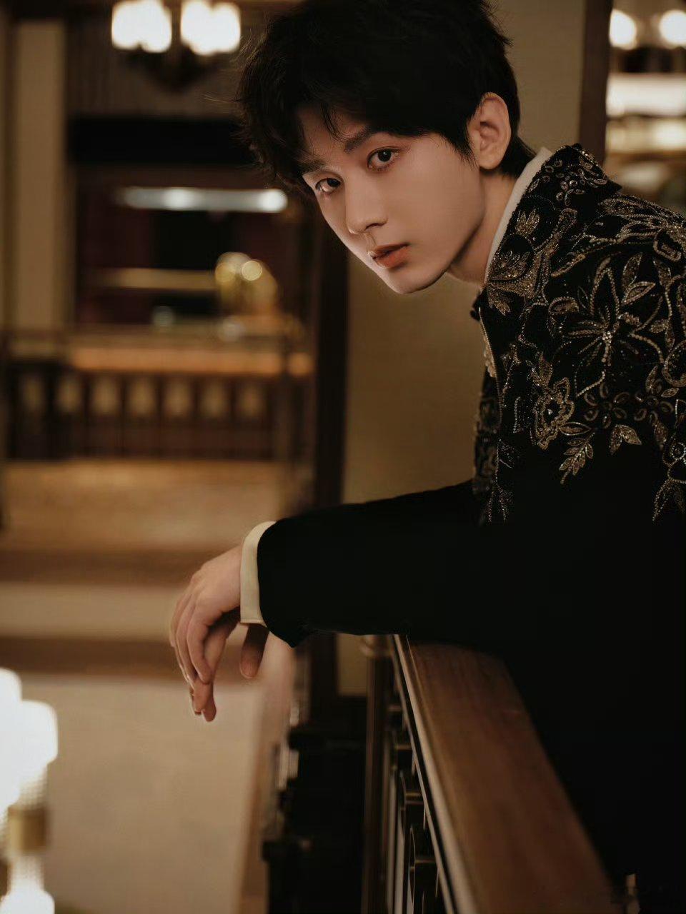 成毅长安二十四计cy成毅谢淮安成毅，你是远方的风景，我是游走的旅人，我翻山越岭长