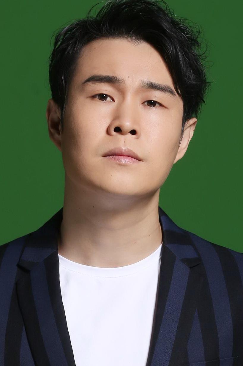二人转演员，闫学晶说，我老公林越，开了一个剧场，小沈阳，沈春阳都是我们那儿的，沈