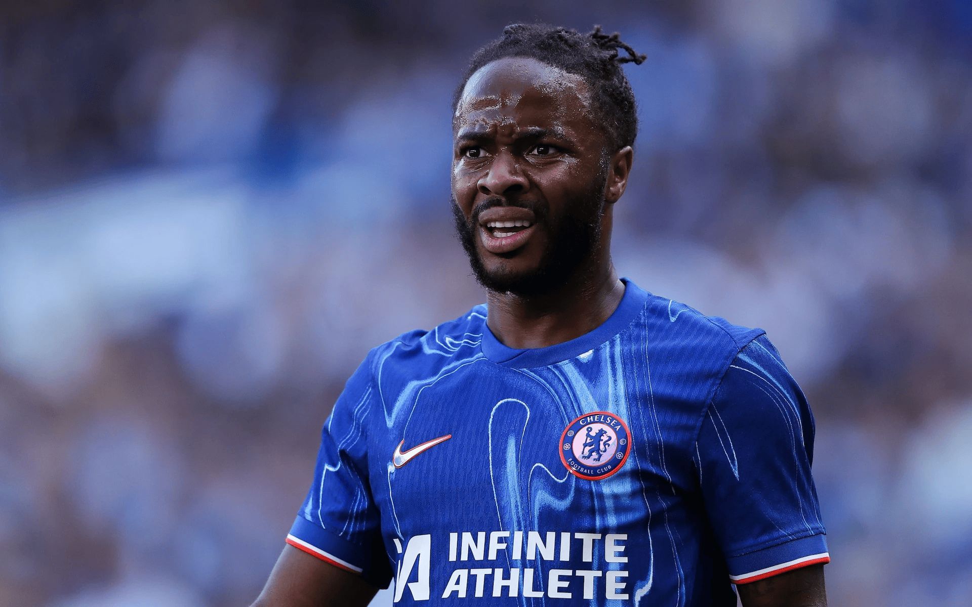 每日电讯报著名记者Matt Law撰写斯特林专栏。拉希姆·斯特林或许是切尔西的“