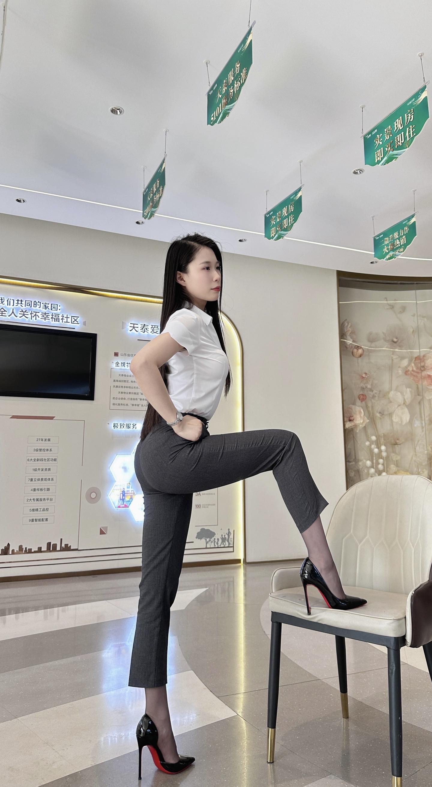 少在背后造谣姐 姐比你努力 也会比你更优秀