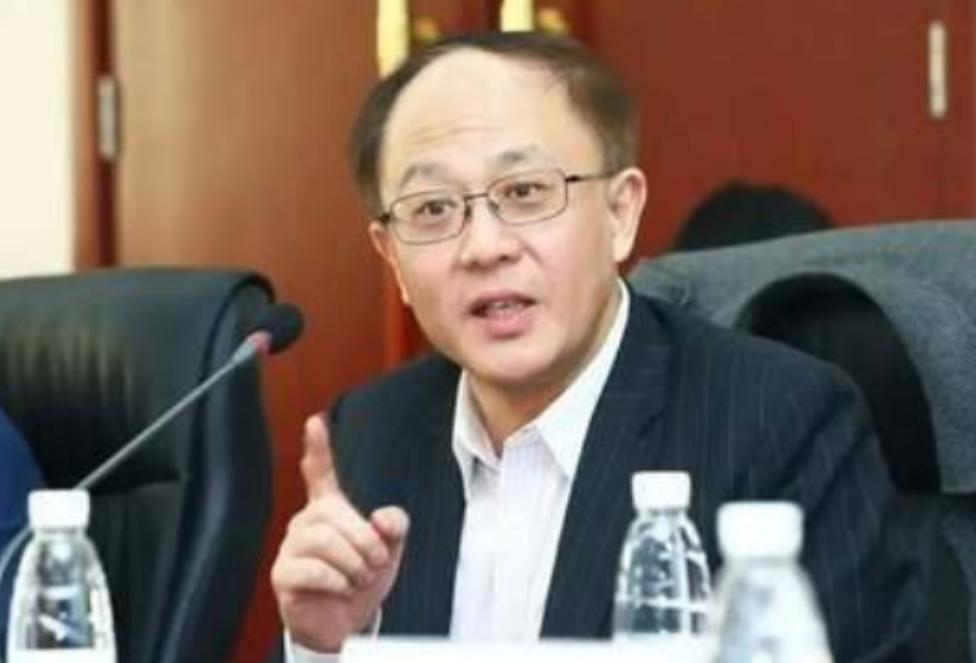 中美“差距”究竟在哪？邱震海直言：“中国辛辛苦苦在14亿人中培养人才，老美是在7