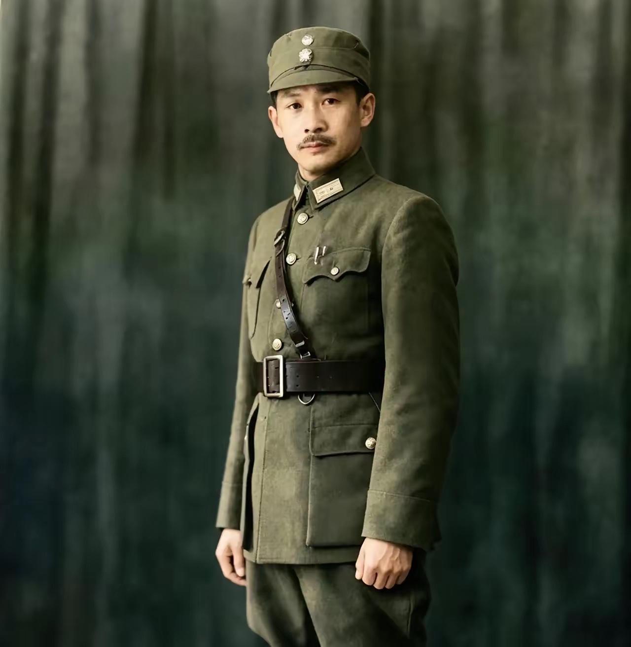 他是抗日名将，30岁当铁军军长，他的麾下，走出了5位开国元帅。此人是谁？