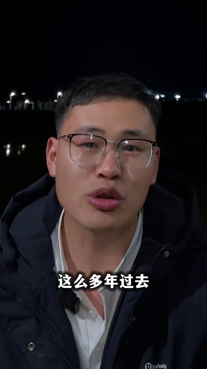优秀的儿子是什么样子？
儿子优秀到什么地步？能让父母忘了还有这么个儿子。有个家长