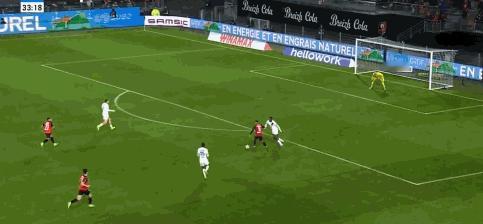 巴黎圣日耳曼足球 【法甲】巴黎1比3雷恩▼精彩时刻：第34分钟，门德斯出现失误，