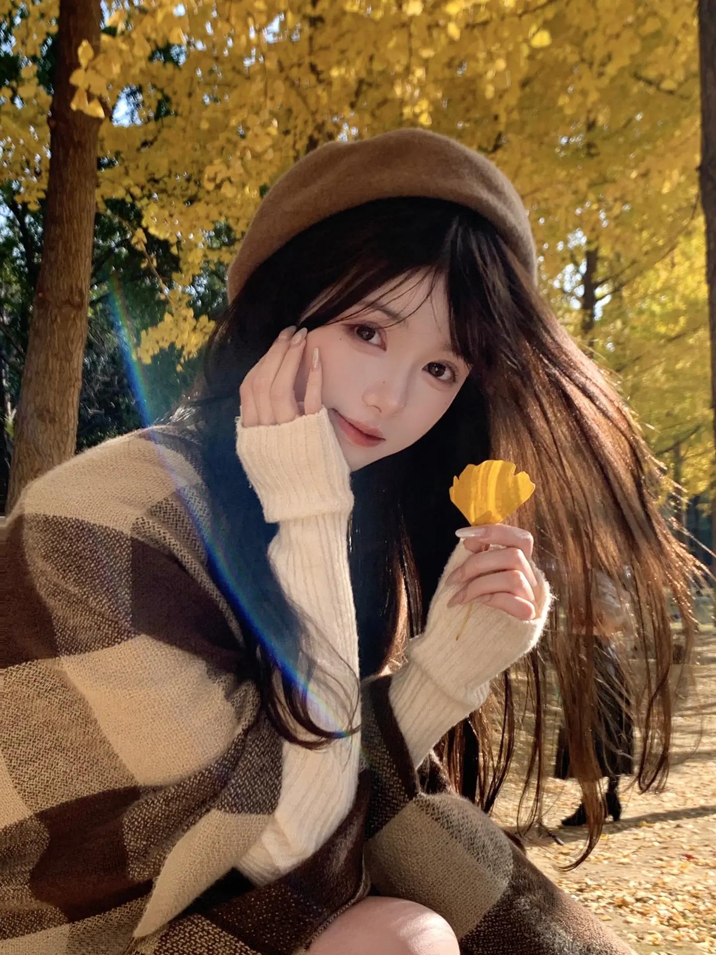 人总是喜欢反季节的东西 就像幸福总是后知后觉