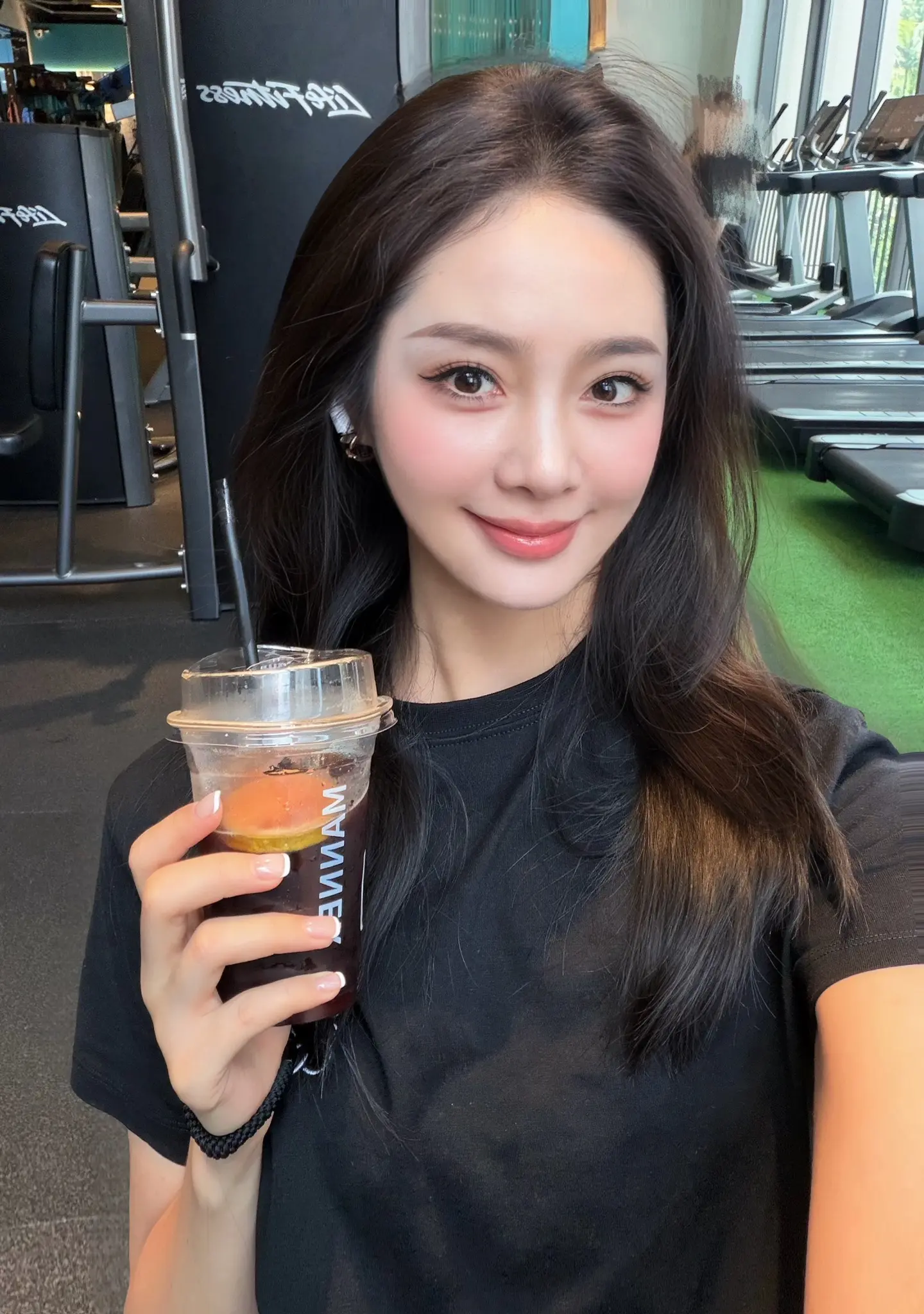健身可以出汗 但是发型不能凌乱。吼吼 八月～我来啦