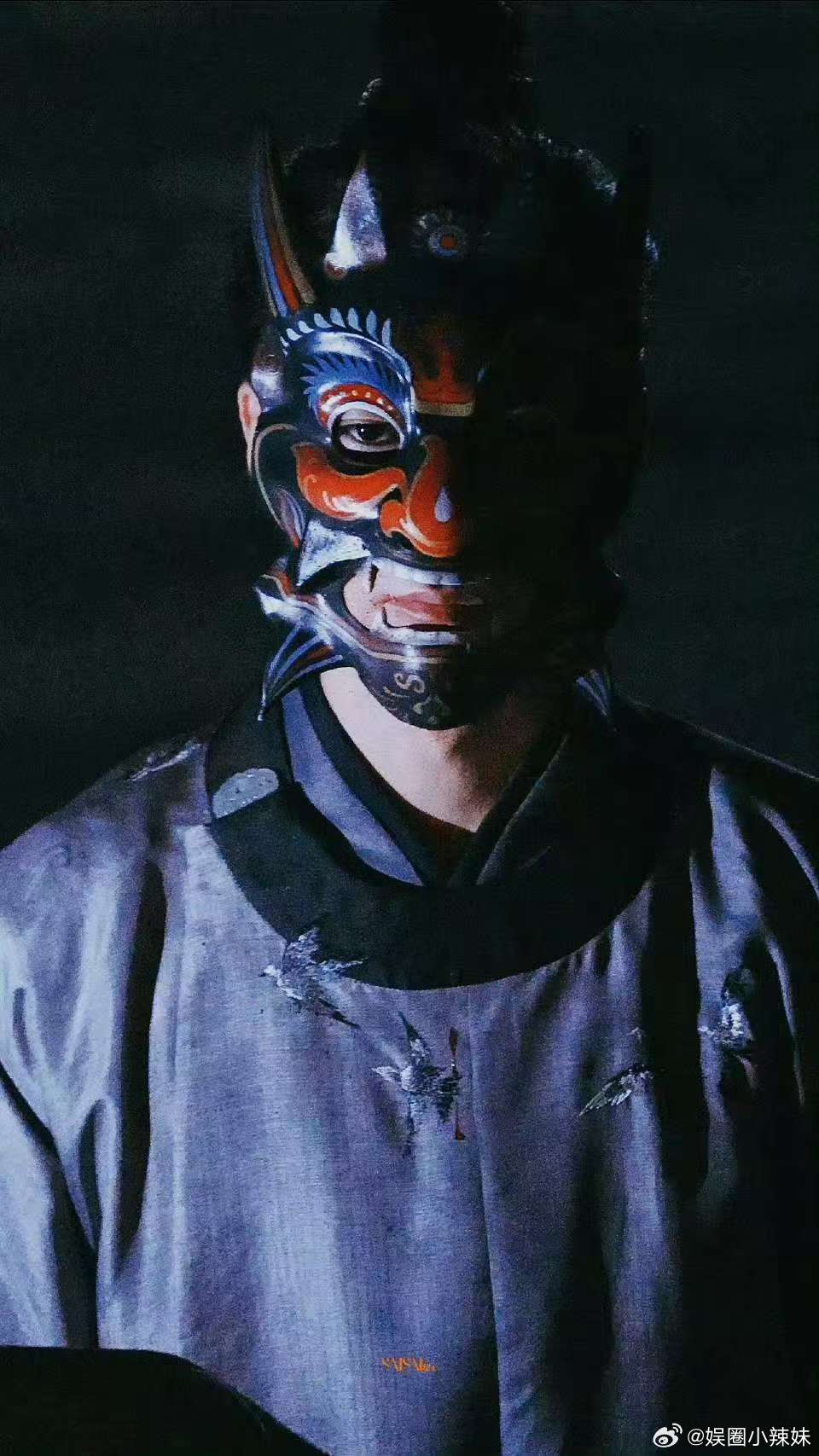 陈星旭教科书级别的摘面具陈星旭雪夜摘面具路透内娱教科书摘面具还得看陈星旭，完美契