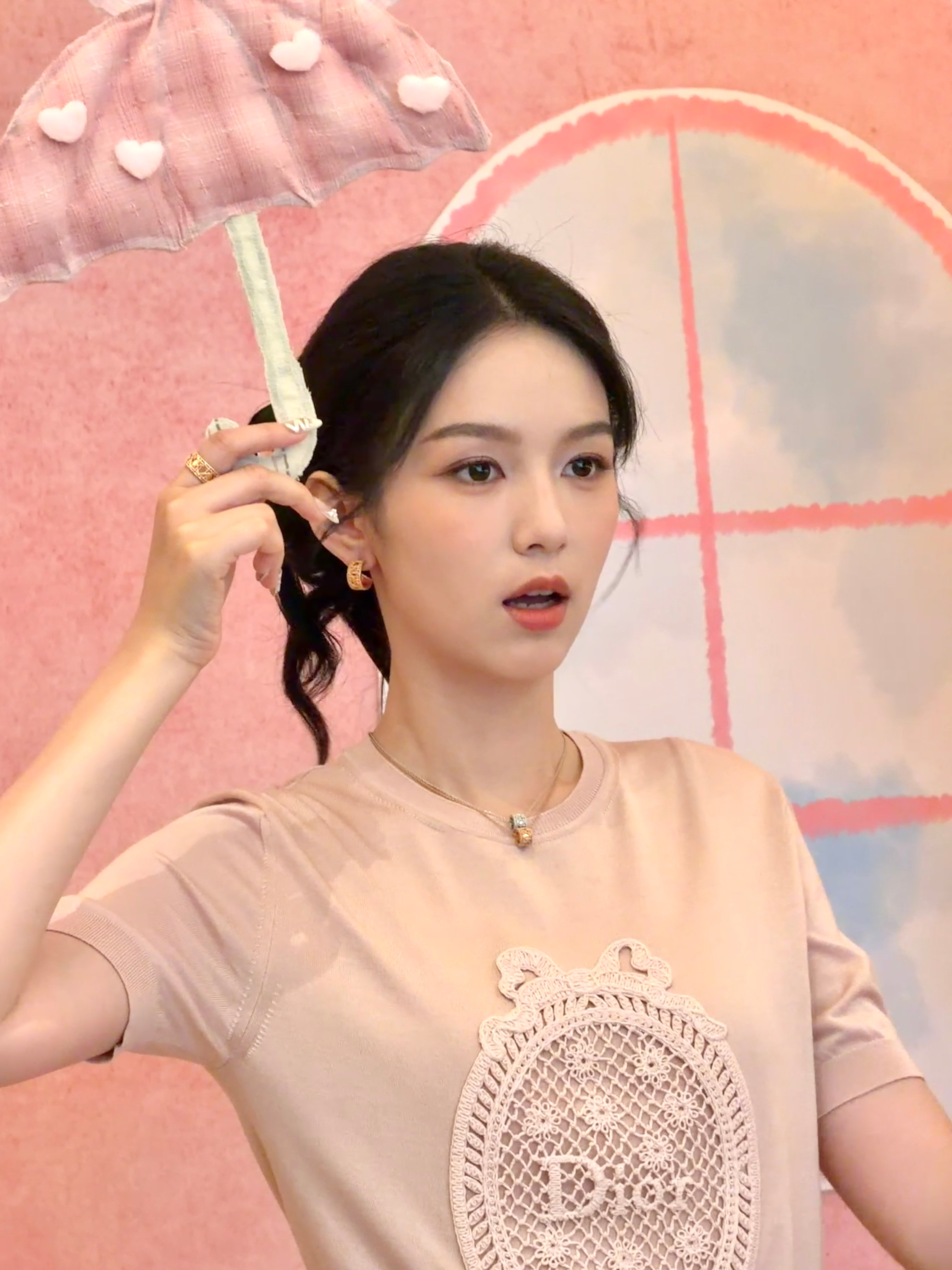 伟大的原相机，谁敢想此女前三天连轴转不停的飞，状态还能这么好。 