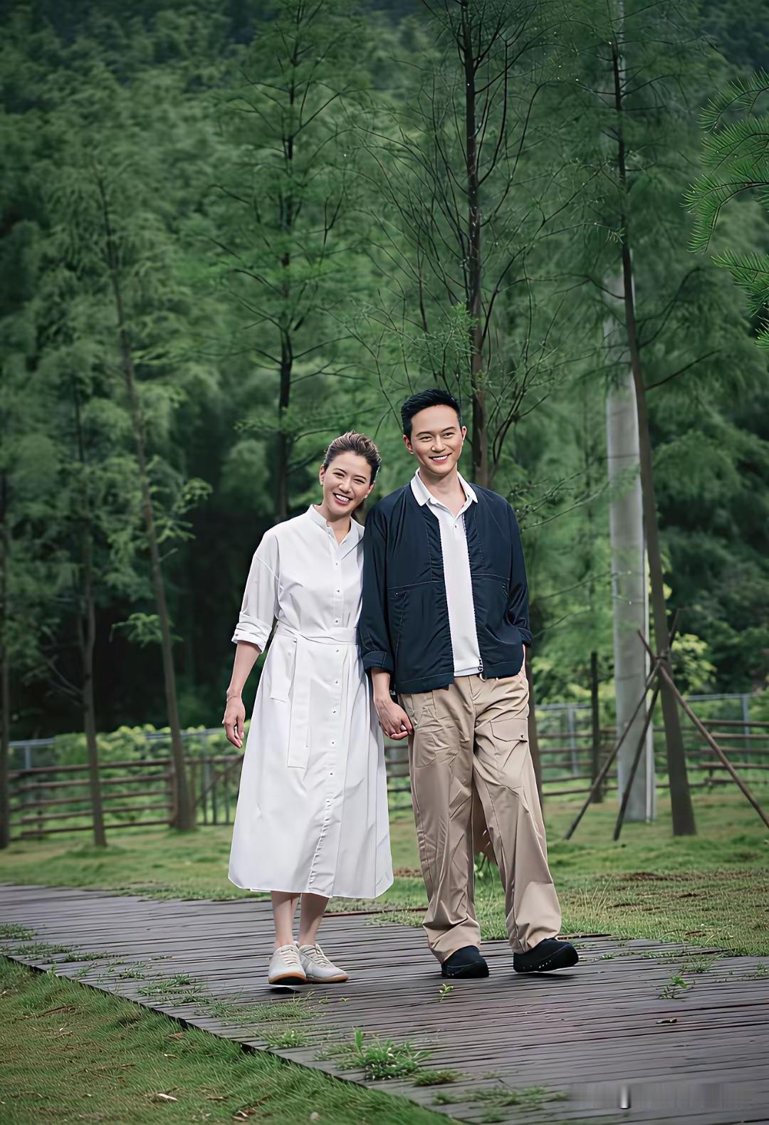感情特别好的一对夫妻
都没传出过绯闻