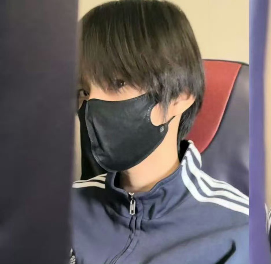 为什么总是带我爸爸呢？我爸爸是不会理你的啊小见标 