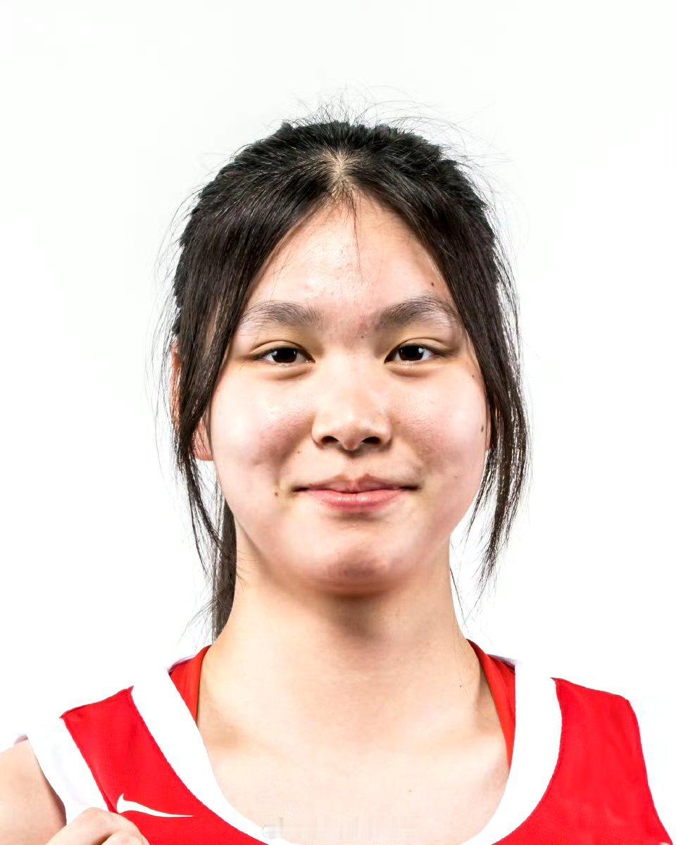 中国女篮增补4名队员进入集训队中国女篮于2026年5月8日正式宣布增补李缘、吴梦