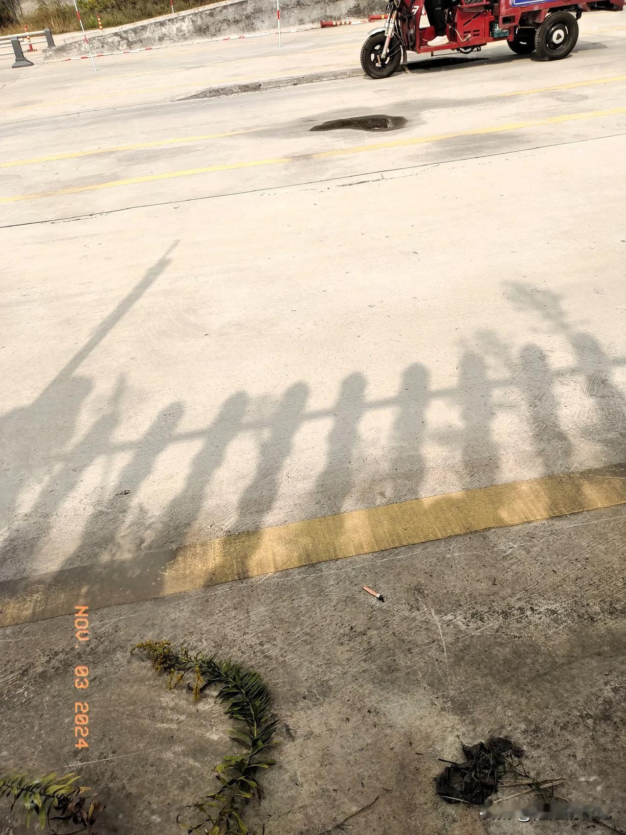 真的觉得一个已婚女人真的不容易，当妈妈后很多事都是要亲力亲为。没有安排妥当根本离