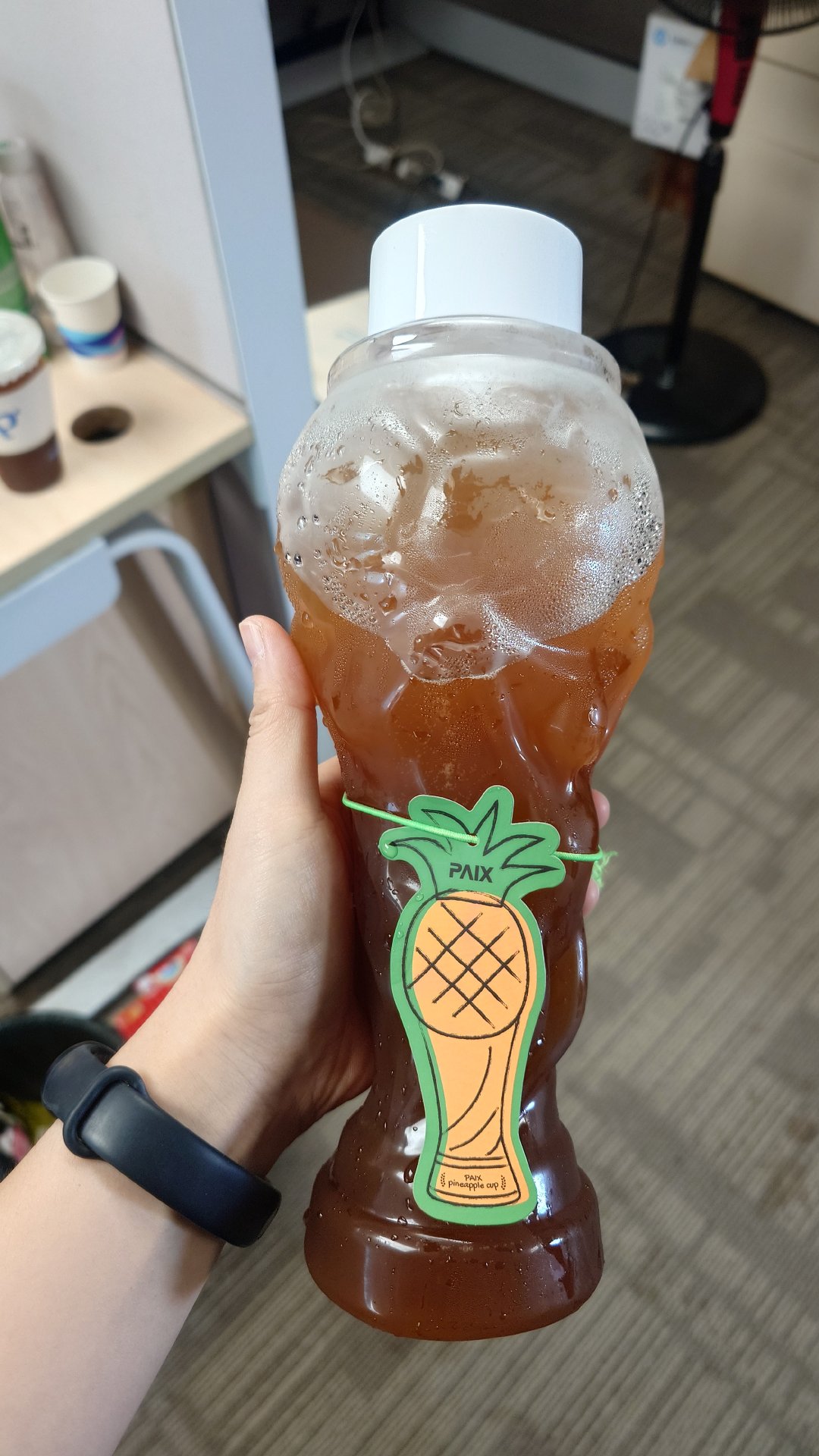 我点了个啥玩意儿…（菠萝海盐美式） 