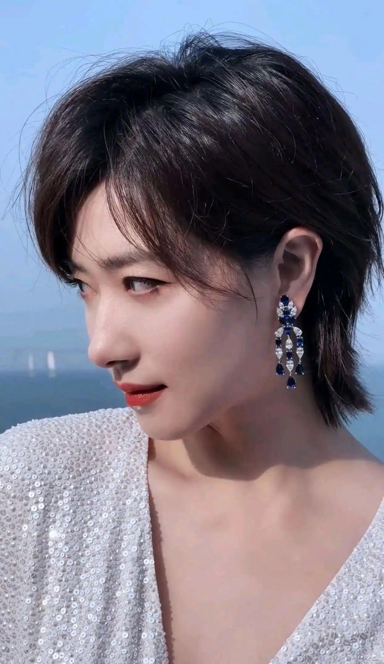 感觉她是个不张扬，只注重演技的好演员。