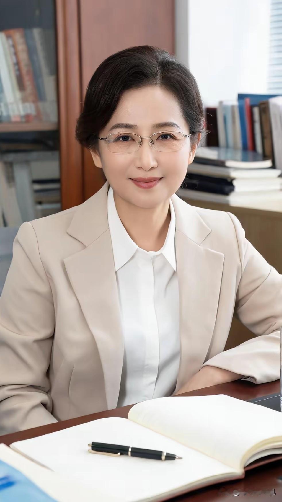 董自梅去世了
 不是猝死于意外，
也不是突发的意外灾祸，而是长期身体被病痛消耗，