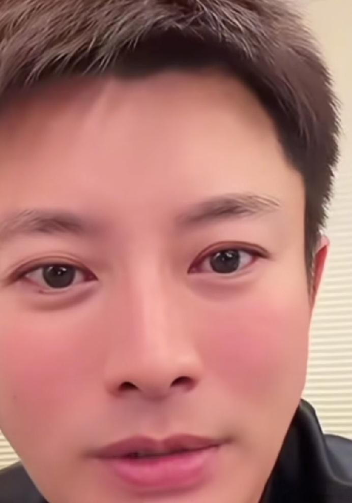 贾乃亮说：“我跟李现不熟，但是我知道他，因为我身边的朋友跟他很熟。他是一个好人，