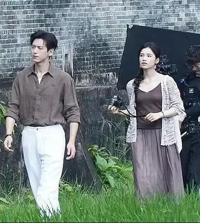 李现张婧仪雾里青新路透生图，看着如何～