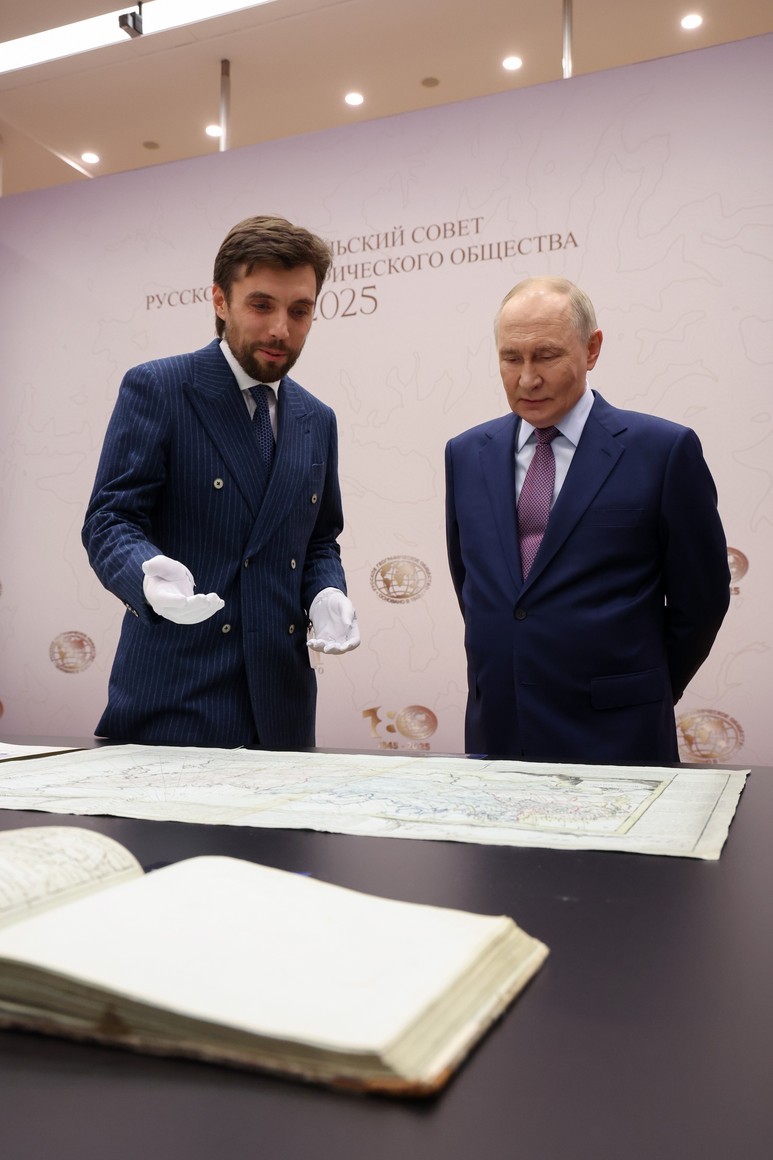 瓦洛佳小朋友[超话]  俄罗斯地理学会理事会会议弗拉基米尔·普京在俄罗斯地理学会