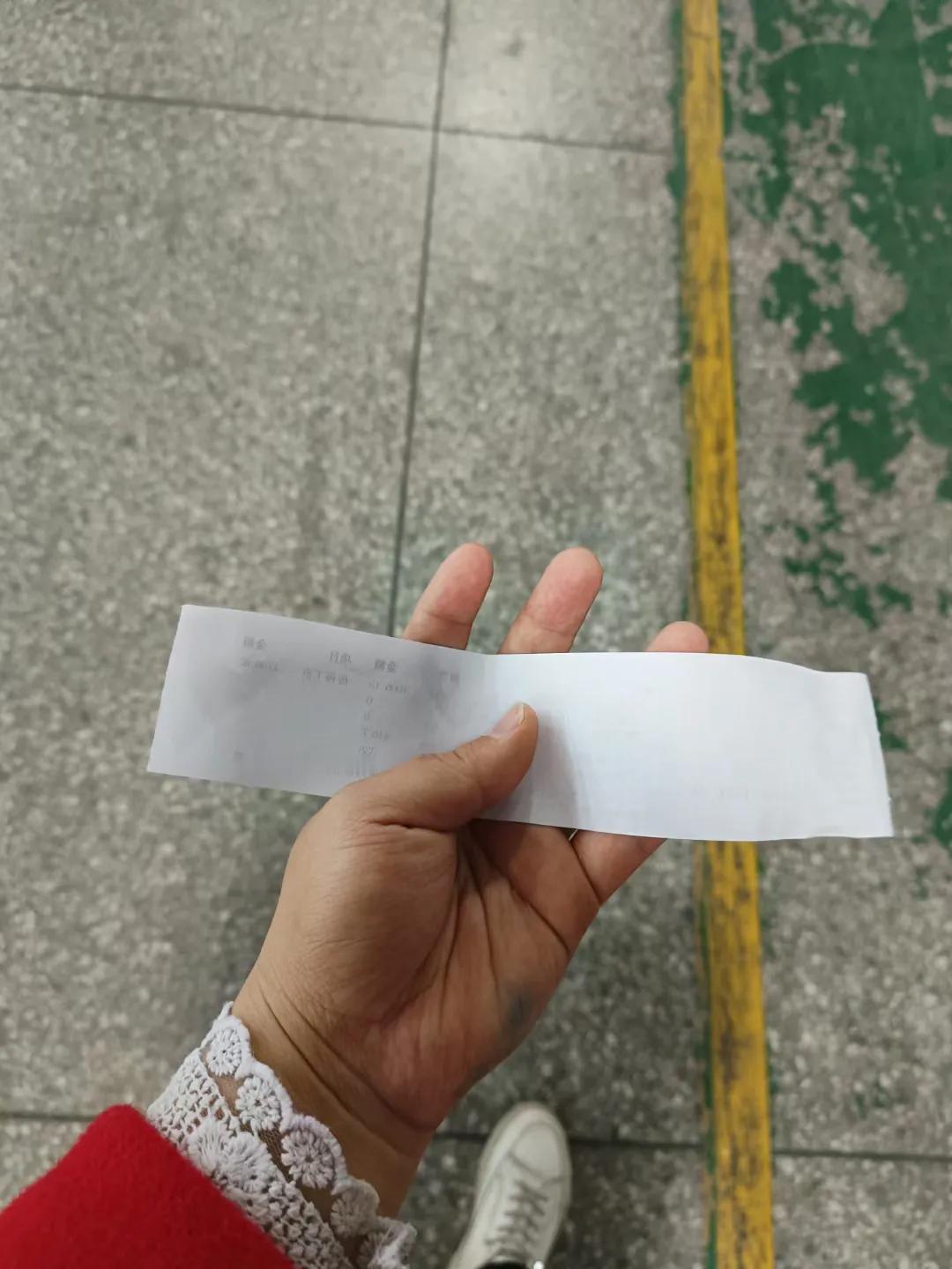 突然发现自己年纪小小什么都会，打官司不用请律师，每天能背几十次滕王阁序，还是理财