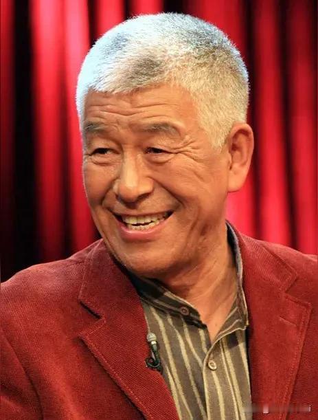 张洪杰说，我儿子管了他听，我女儿管了她没有听。结婚连房子都没有，什么什么都没有，