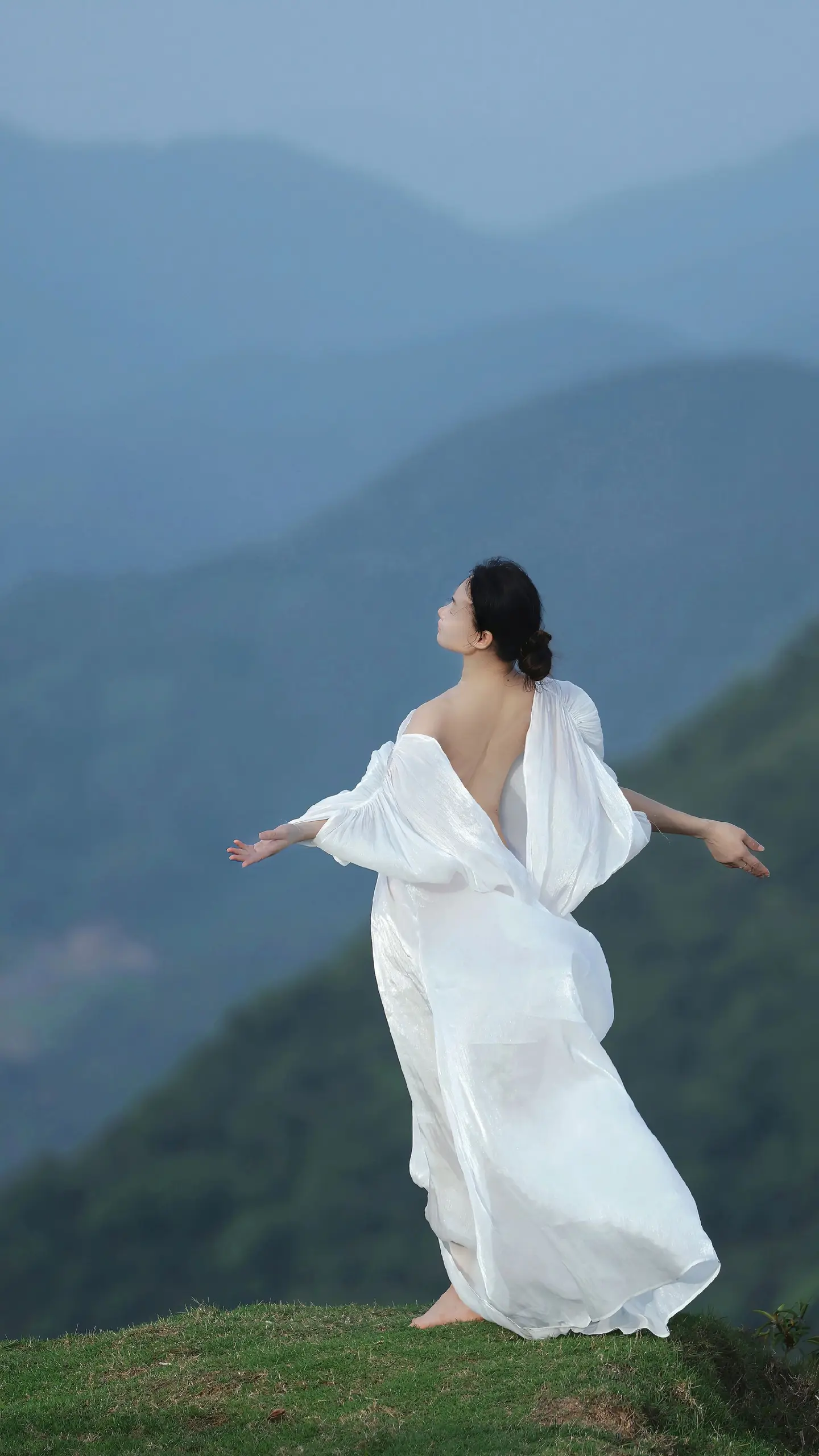 唯美意境独特写真 仙气飘飘的白色长裙 大自然里的写真