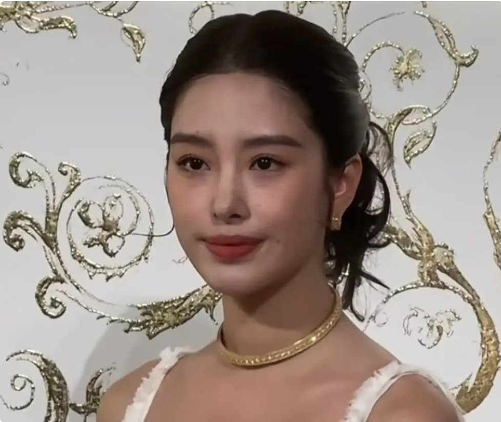 杨采钰一句话把网友怼清醒：我过的好的很，婚礼满月酒都有，但不必给你看！ 