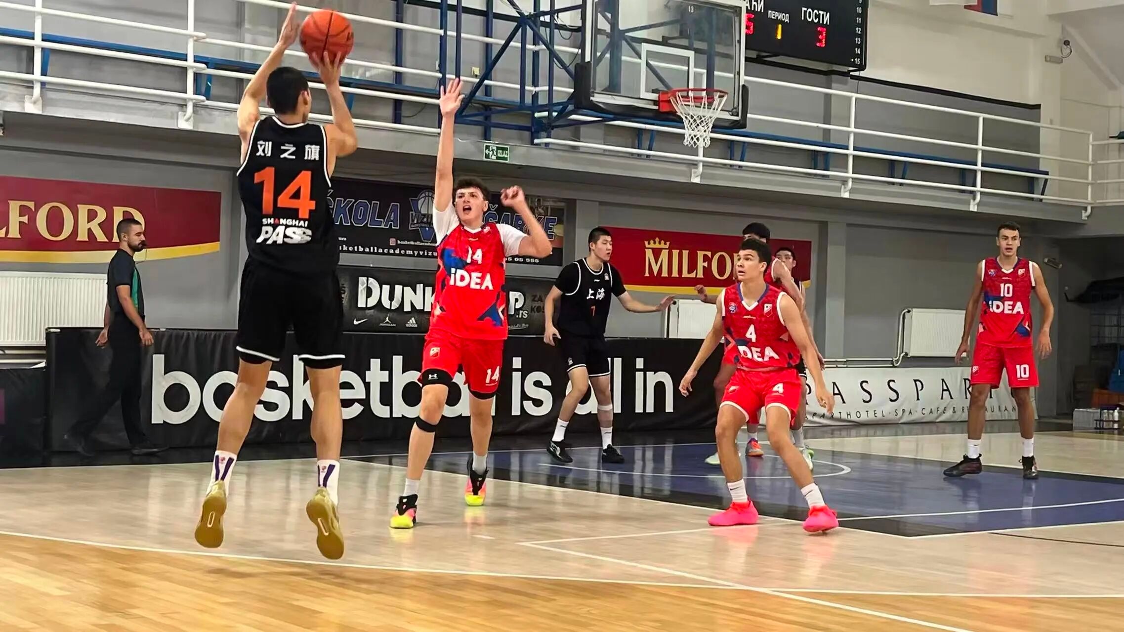 中国U16男篮和上海U18、广东U18、山东U18最近都在塞尔维亚参加中塞青少年
